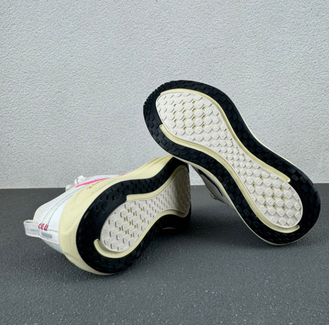 Nike Vomero Plus – Premium Cushioned Running Shoe for Men & Women
