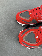 New Balance 9060 – Retro-Inspired Chunky Sneaker for Men & Women