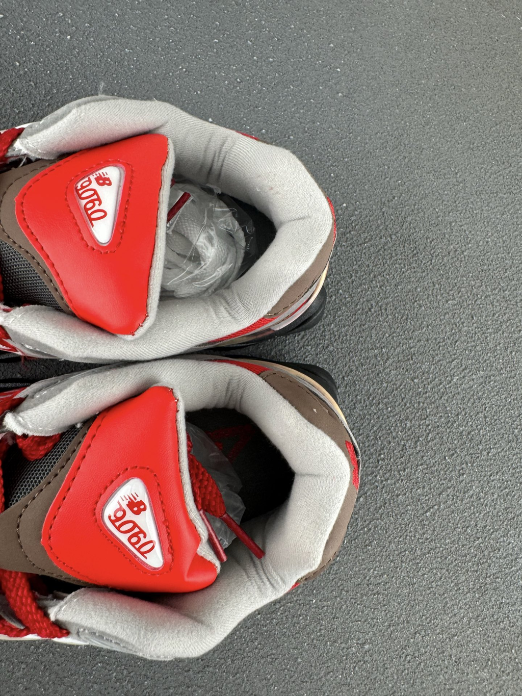 New Balance 9060 – Retro-Inspired Chunky Sneaker for Men & Women