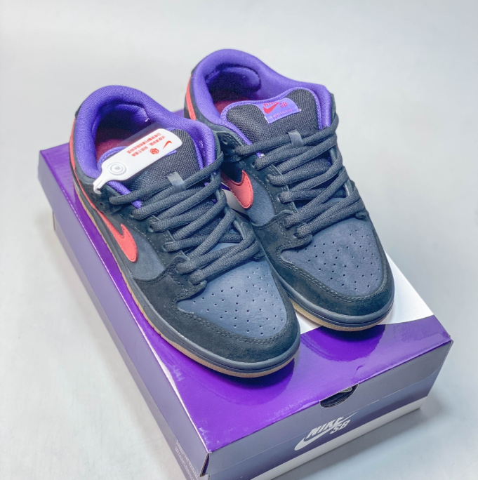 Nike SB Dunk Low – Black / Infrared / Court Purple Low-Top Skate Sneaker