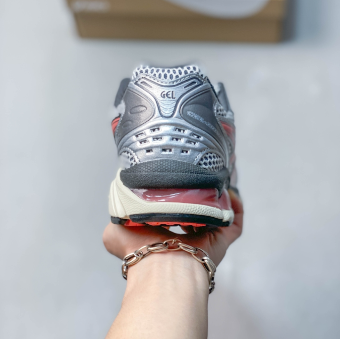 ASICS Gel-Kayano 14 – Pure Silver / Fiery Red /51201A019-700