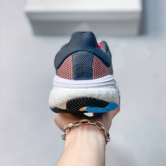 Adidas Solar Glide 5 – Core Cloud White / Turbo HO1162