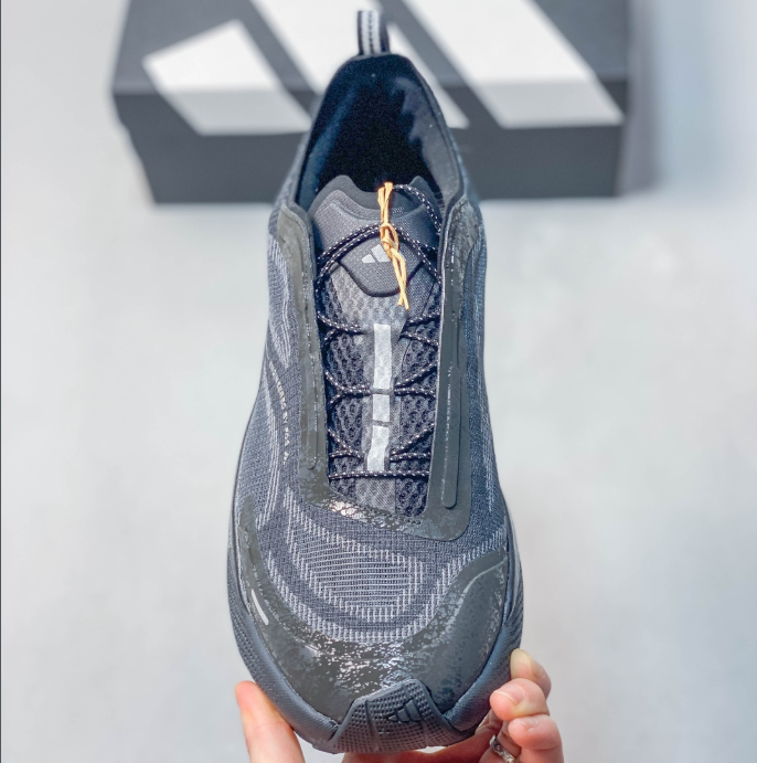 Adidas Holo Peak  Triple Black / Carbon KI1520