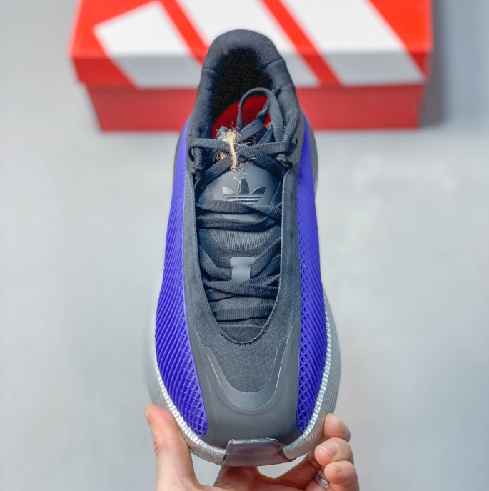 Adidas Hyperboost EDGE  Carbon Black / Electric Blue LA6214