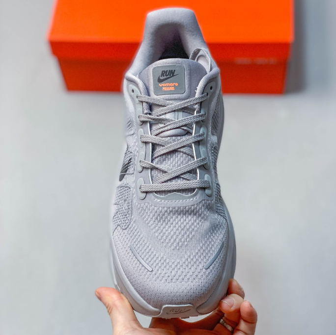 Nike Vomero Premium 5 – HQ2050-755 Wolf Grey