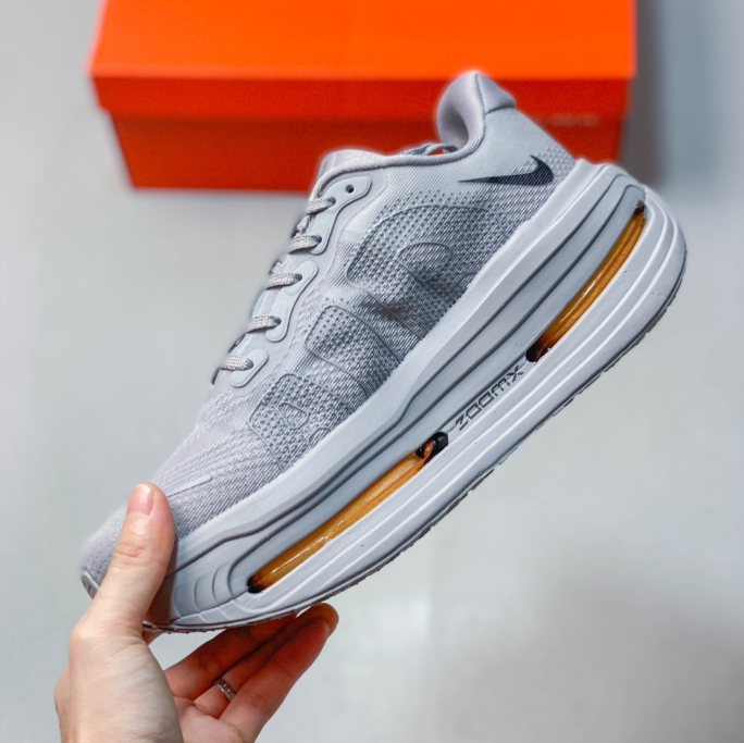 Nike Vomero Premium 5 – HQ2050-755 Wolf Grey