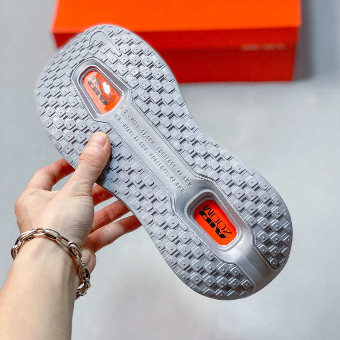 Nike Vomero Premium 5 – HQ2050-755 Wolf Grey