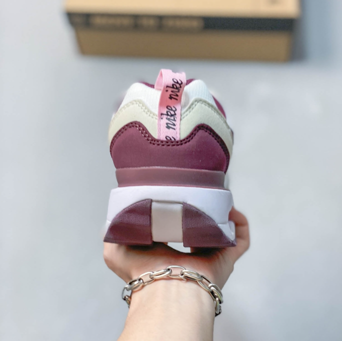 Nike Air Max Dawn Running shoes  DC4068-100