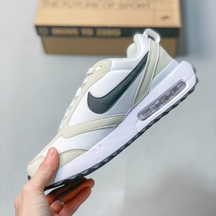 Nike Air Max Dawn Running shoes White / Light Bone DC4068-100