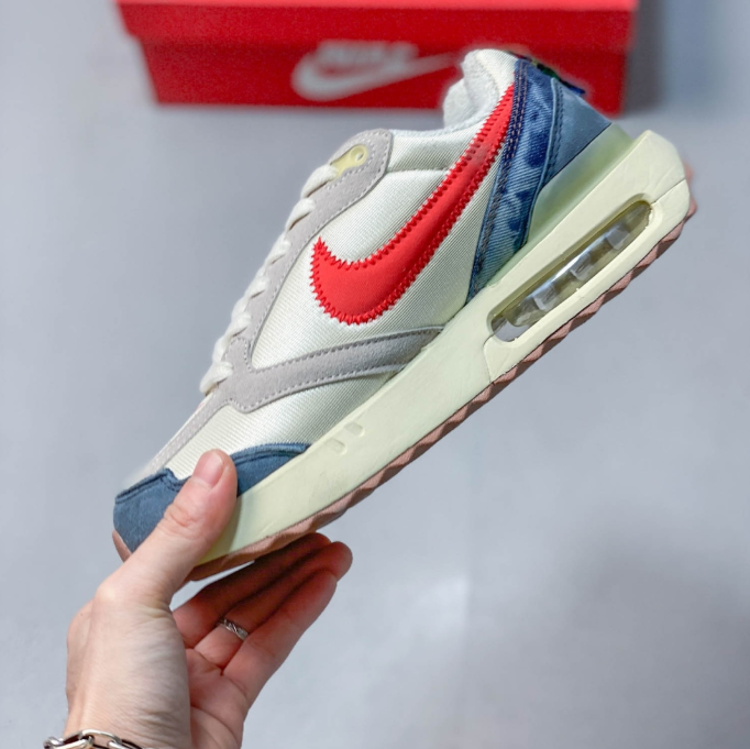 Nike Air Max Dawn Running shoes  DC4068-100