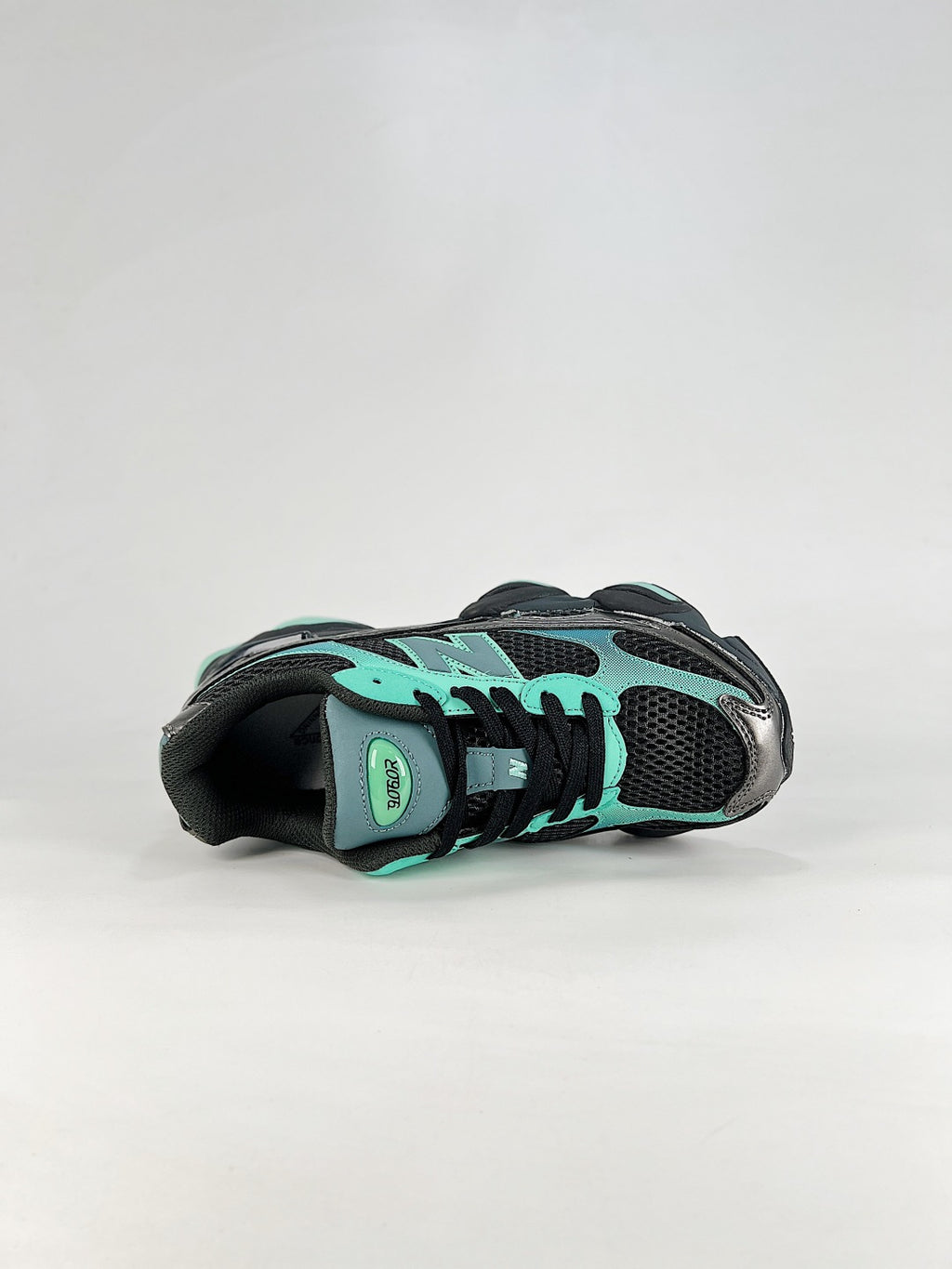 New Balance 9060 – Black / Mint Green Chunky Retro Sneaker