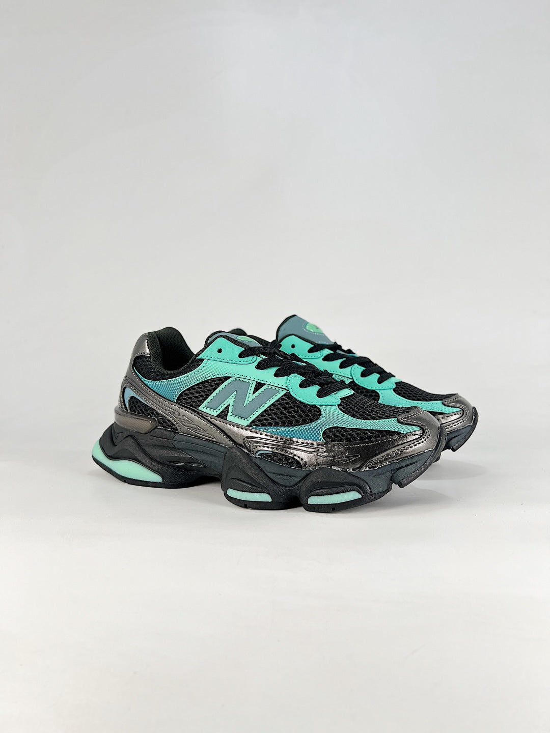 New Balance 9060 – Black / Mint Green Chunky Retro Sneaker