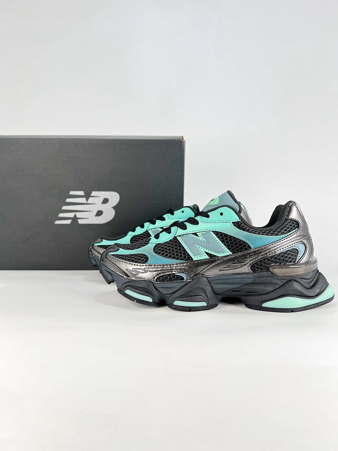 New Balance 9060 – Black / Mint Green Chunky Retro Sneaker