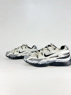 Nike Initiator – White / Silver / Black Retro Running Sneaker