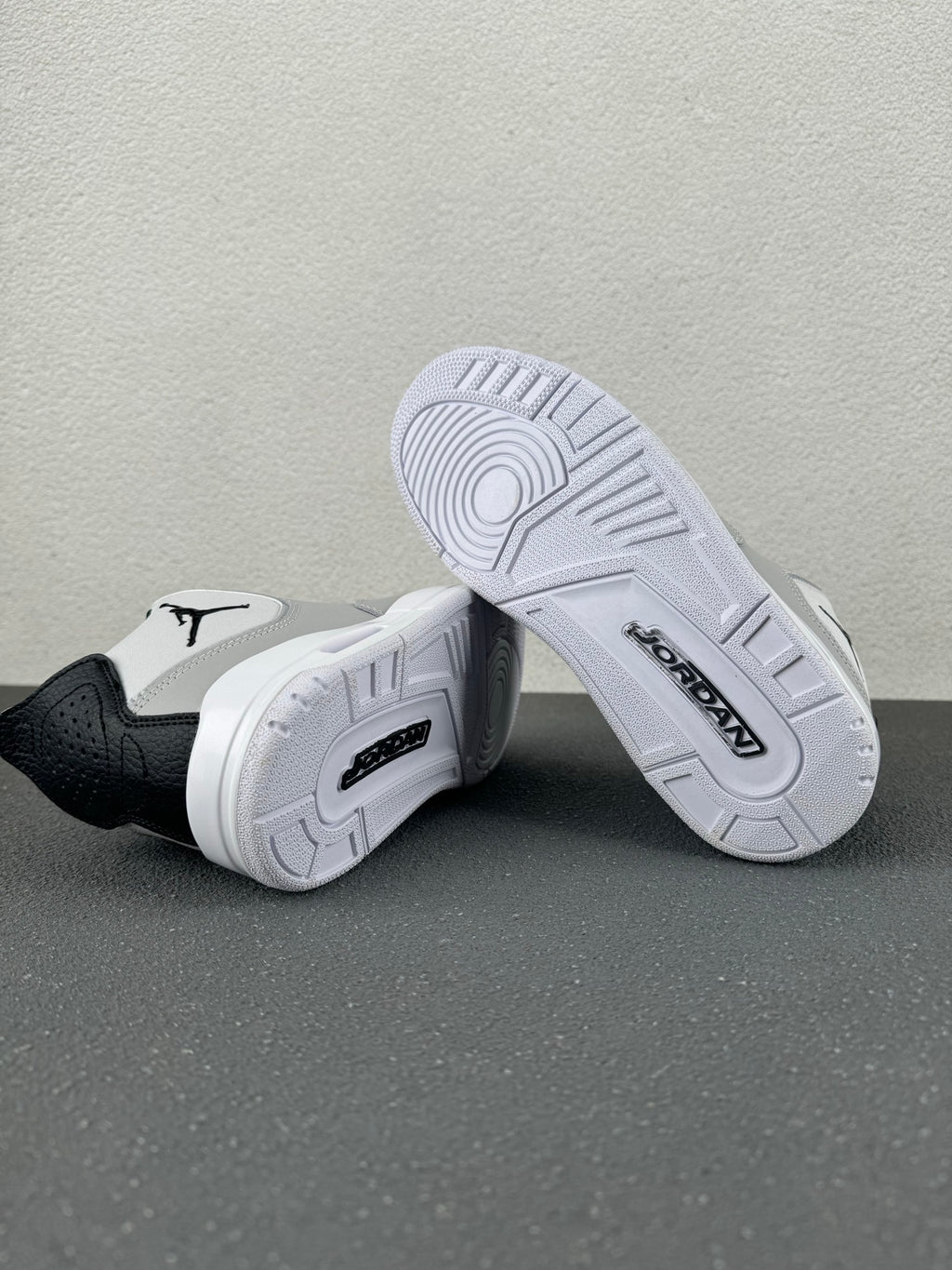 Nike AJ3Air Jordan Courtside 23 – Wolf Grey / White / Black Mid-Top Sneaker