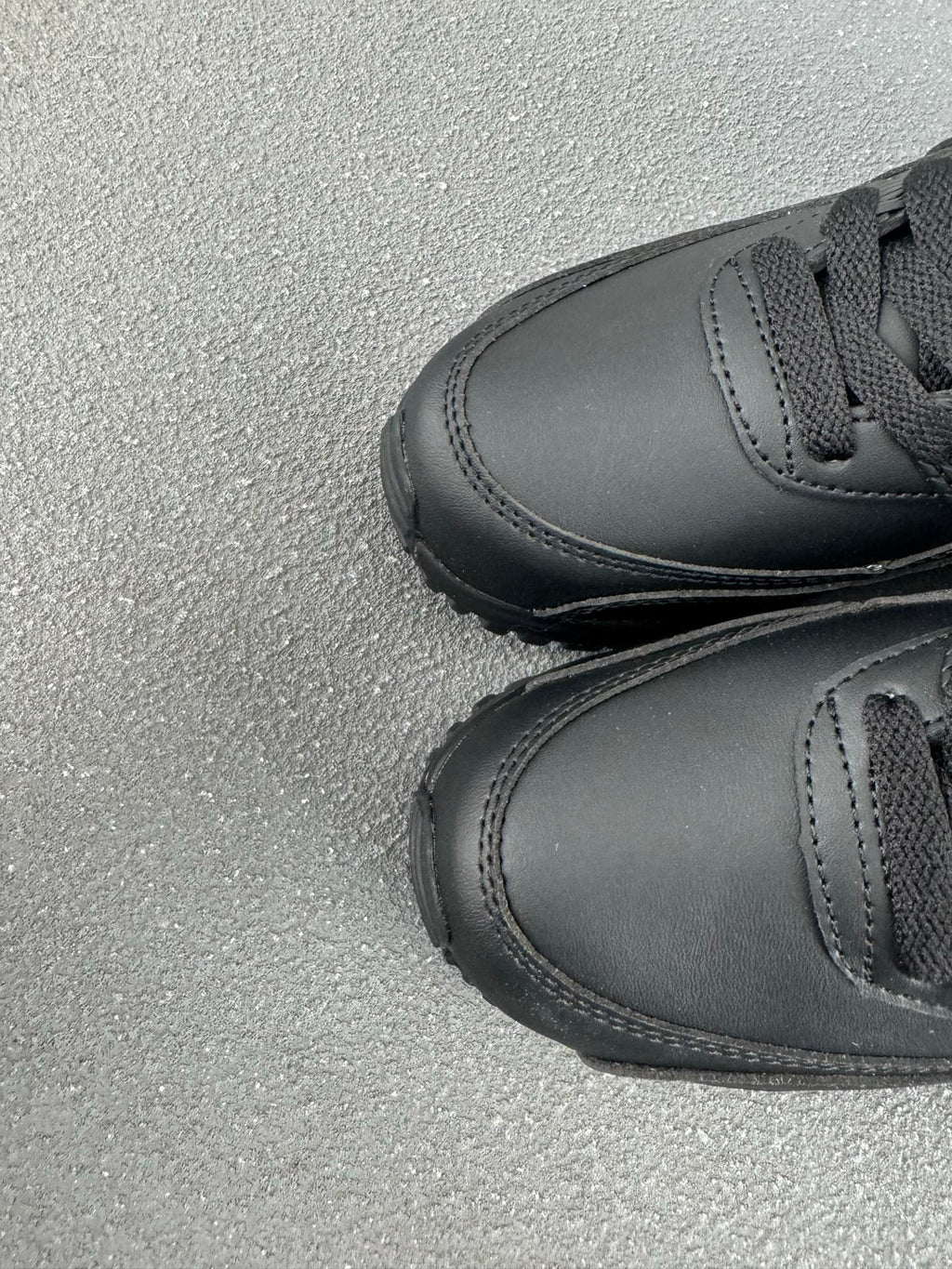 Nike Air Max 90 – Triple Black Leather Low-Top Sneaker