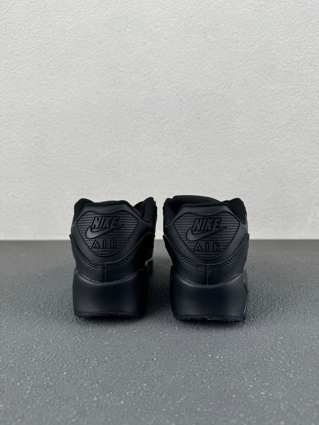 Nike Air Max 90 – Triple Black Leather Low-Top Sneaker