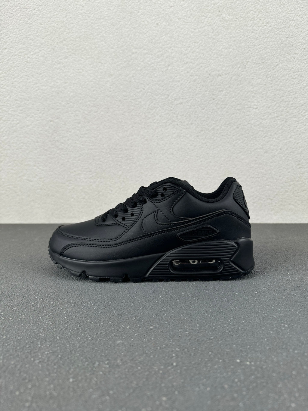 Nike Air Max 90 – Triple Black Leather Low-Top Sneaker